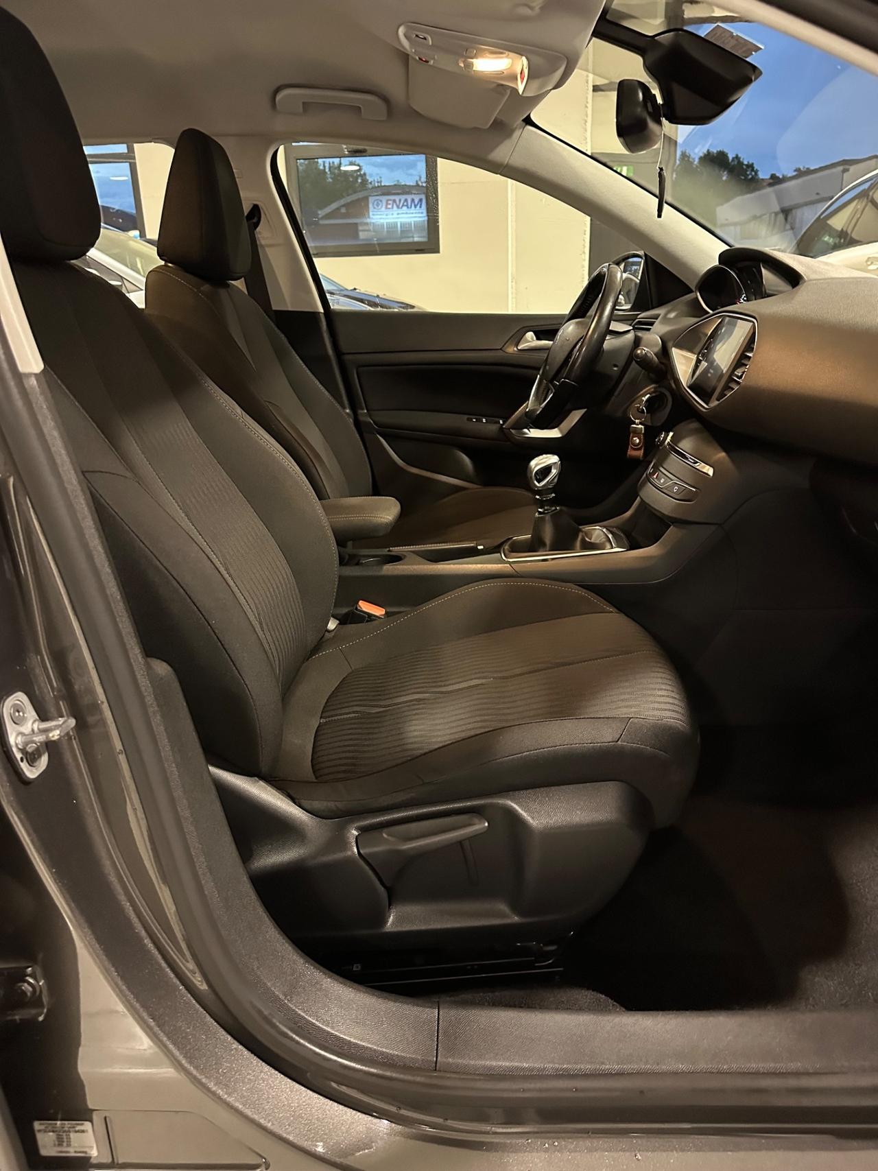 Peugeot 308 BlueHDi 120 S&S SW Allure