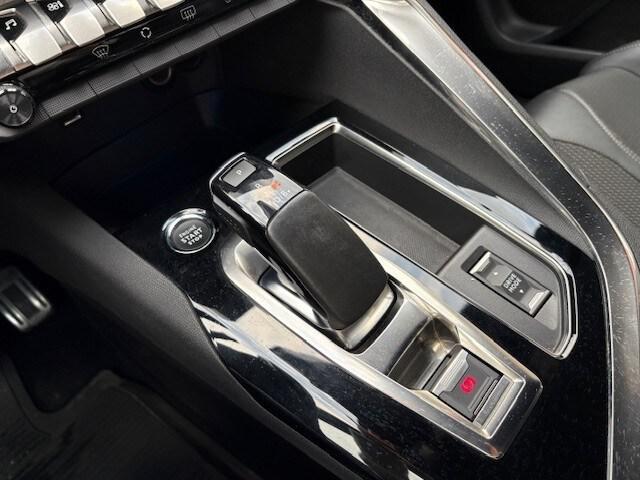 PEUGEOT 3008 Hybrid 225 e-EAT8 GT