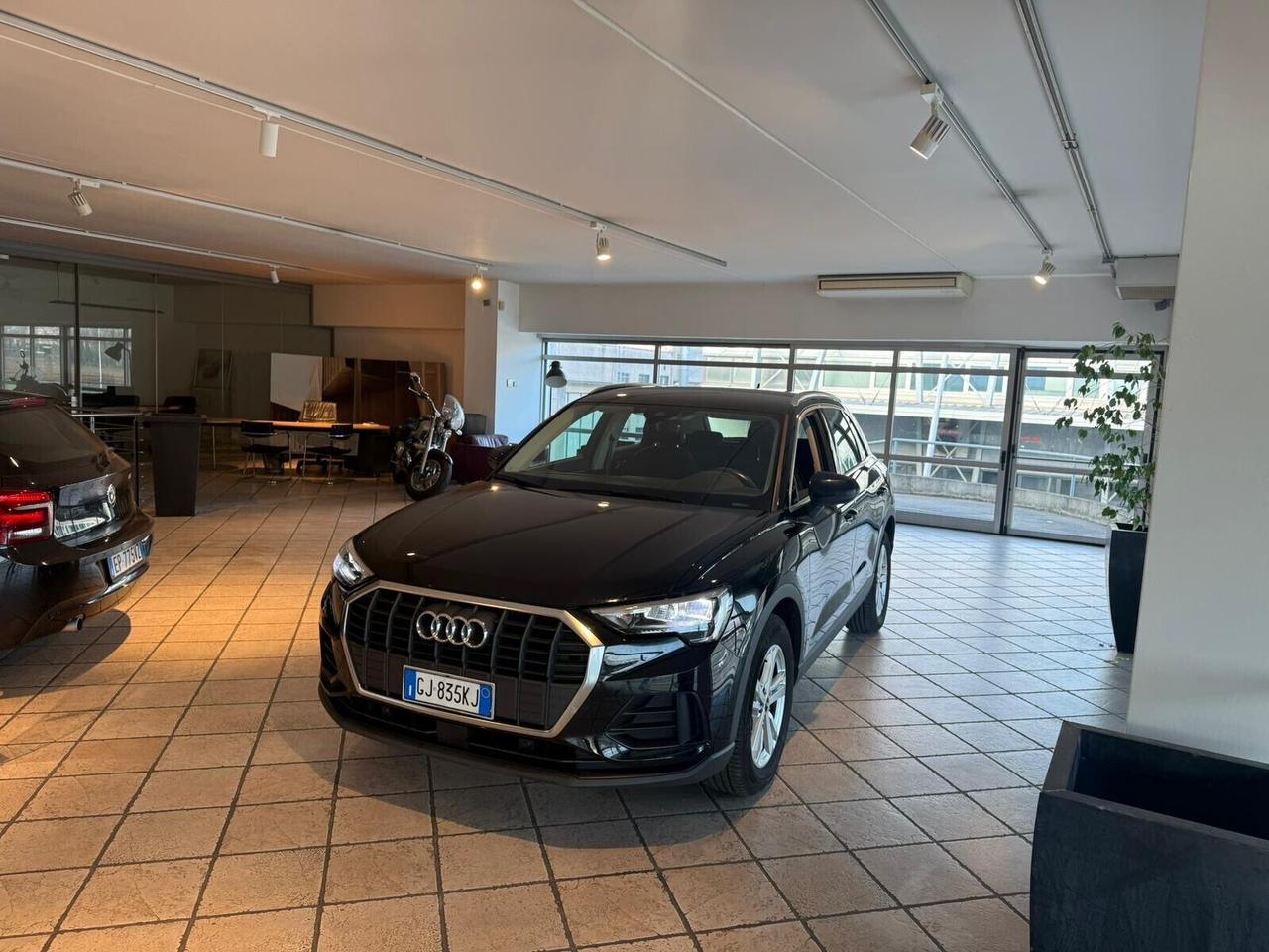 Audi Q3 35 TDI S tronic Business