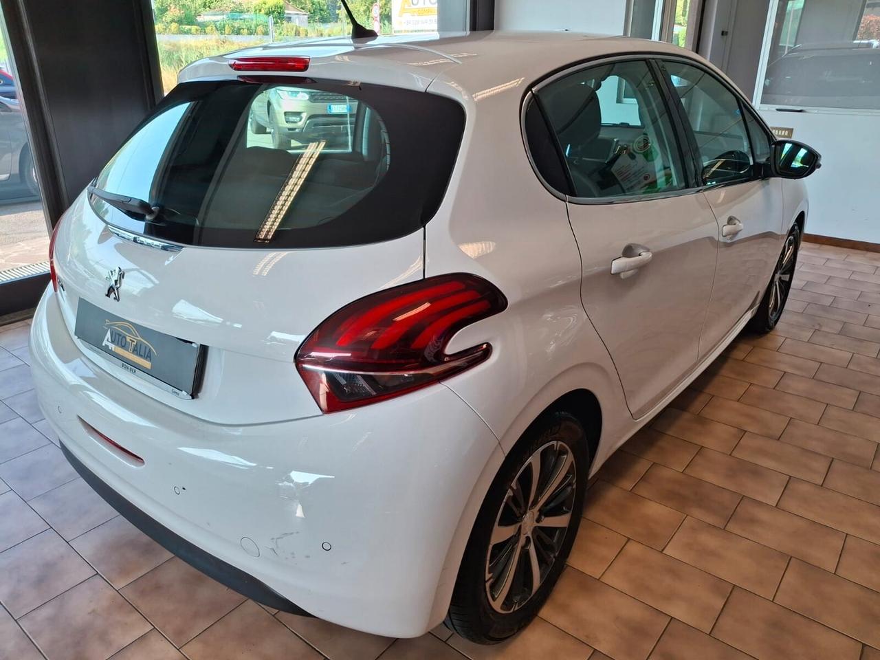 Peugeot 208 *5p 1.2 *NEOPATENTATI*TAGLIANDI CERTIFICATI