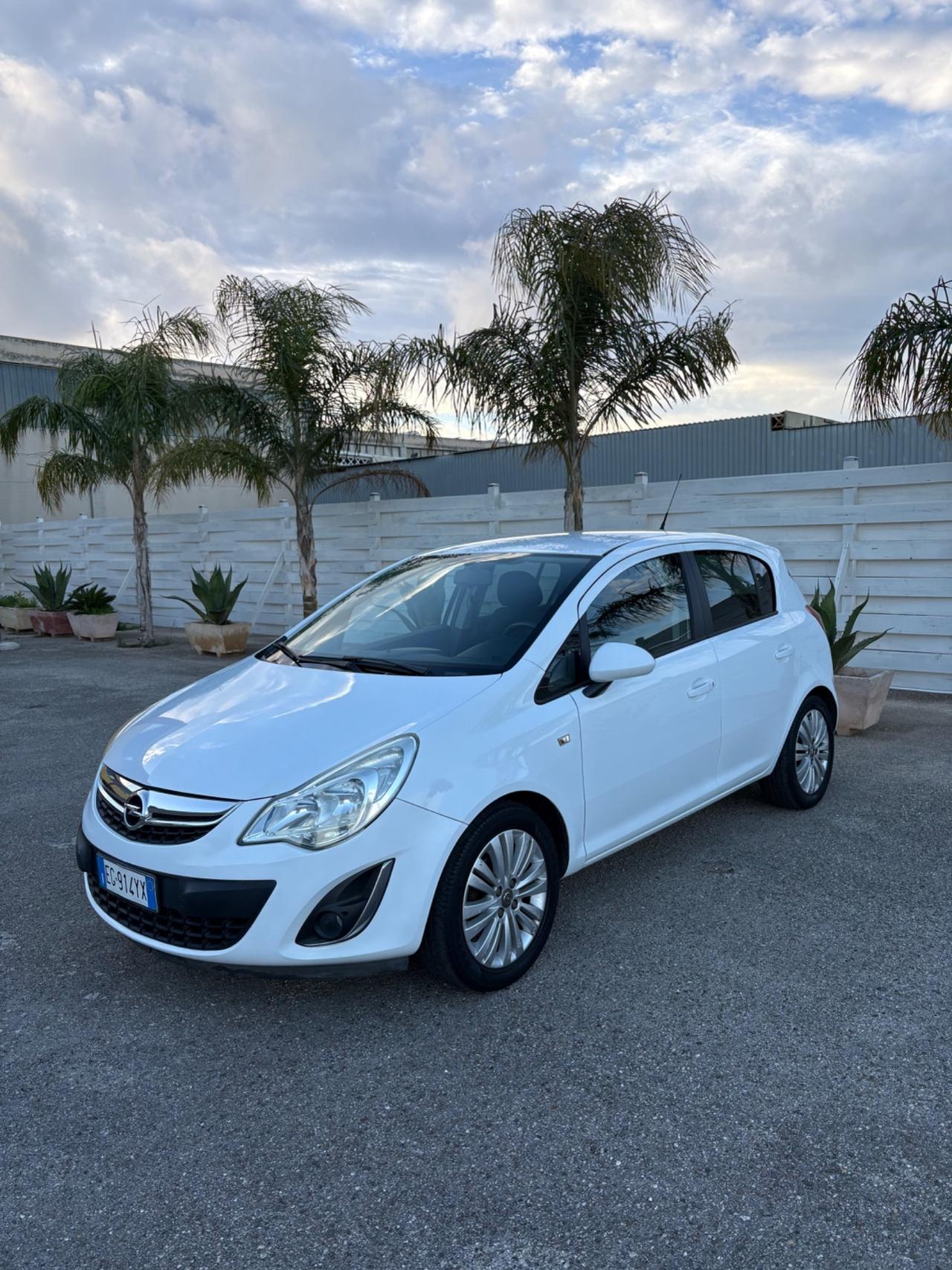 Opel Corsa 1.2 5 porte Cosmo