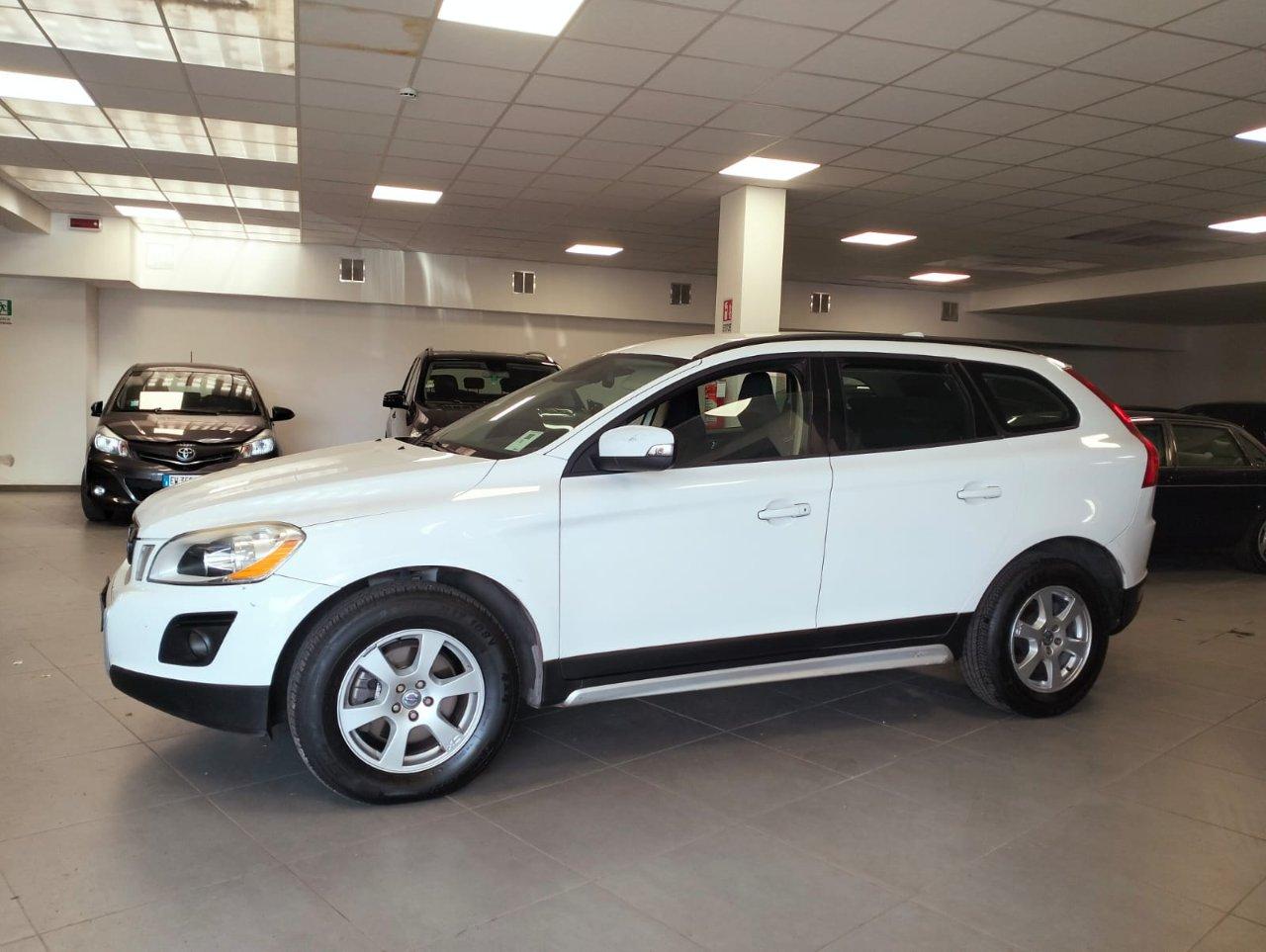 Volvo XC60 2.4d Momentum fwd 175cv