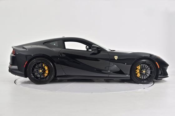 FERRARI 812 Superfast NOLEGGIO LUNGO TERMINE LEASING ALL INCLUSIVE