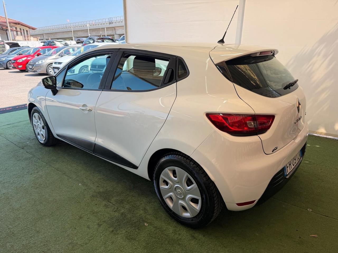 RENAULT CLIO 1.5 DIESEL 75CV AUTOCARRO