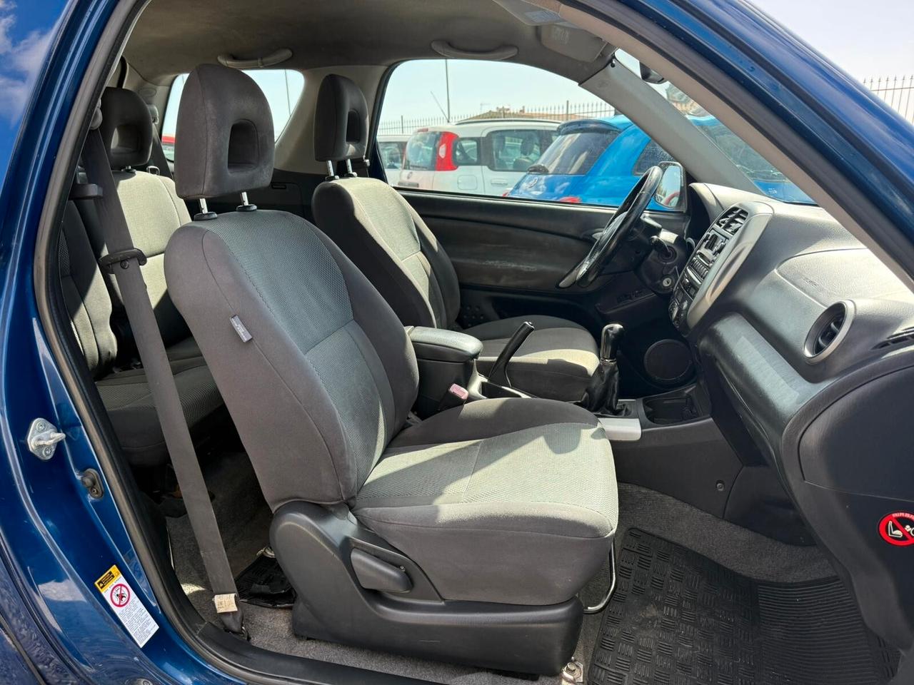 Toyota RAV 4 RAV4 2.0 Tdi D-4D cat 3 porte Sol