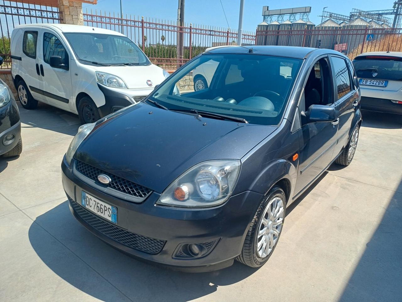 Ford Fiesta 1.4 TDCi 5p. Titanium