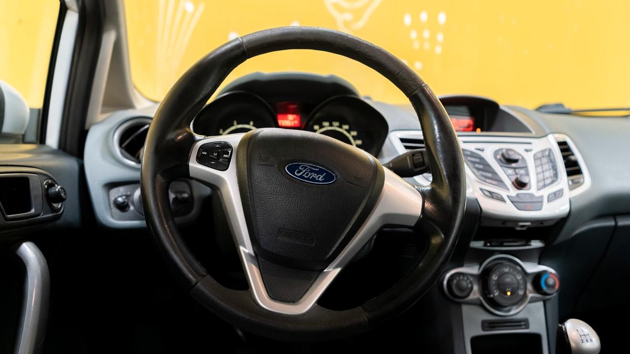 Ford Fiesta 1.4 5 porte Bz.- GPL Titanium PERMUTA