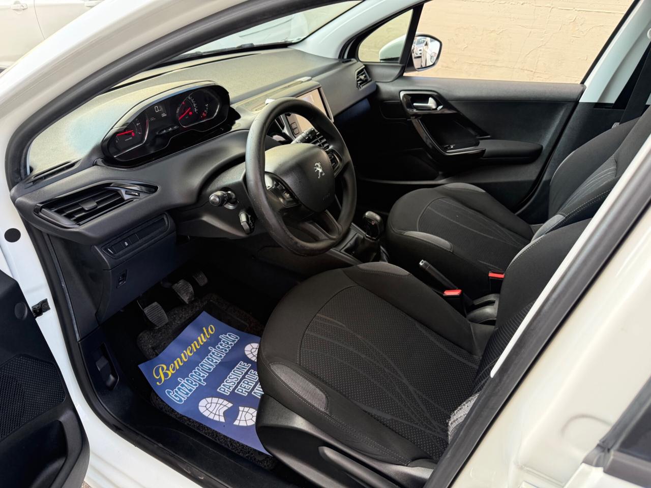 Peugeot 208 1.2benzina 5 porte - 2013