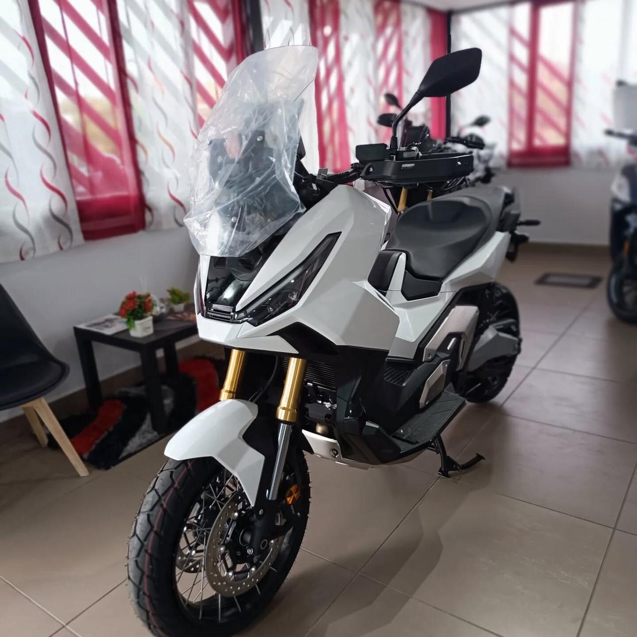 Honda X-ADV 750 2025 NUOVI PRONTA CONSEGNA