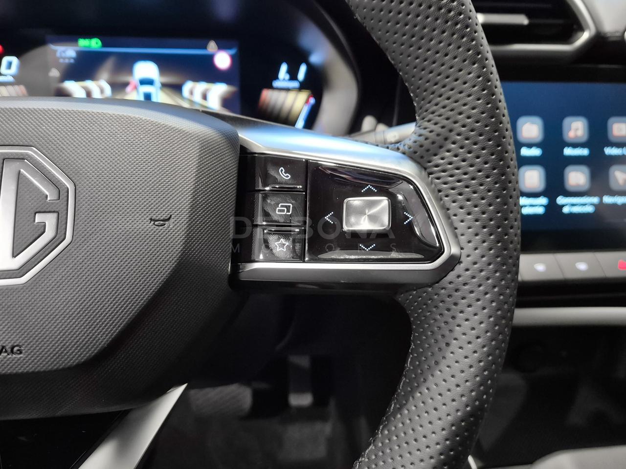 Mg ZS 1.5 hybrid+ luxury auto