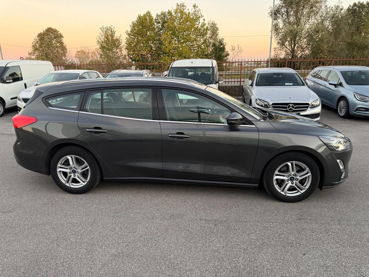 Ford Focus Sw 1.5 120 CV Navi Fari Led Garanzia Full