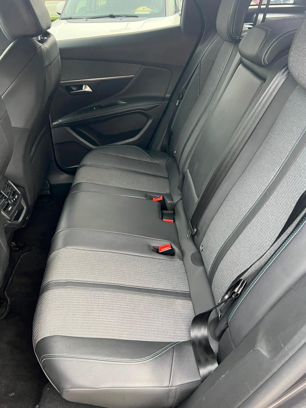Peugeot 3008 BlueHDi 130 S&S EAT8 Allure Pack