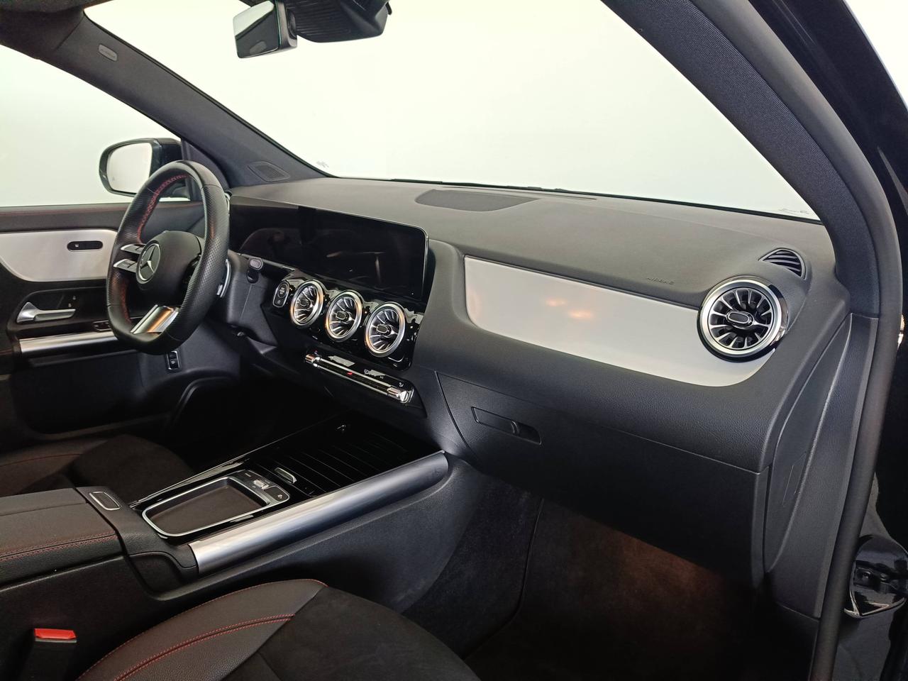 Mercedes-Benz GLA-H247 2023 - GLA 180 d AMG Line Advanced Plus auto