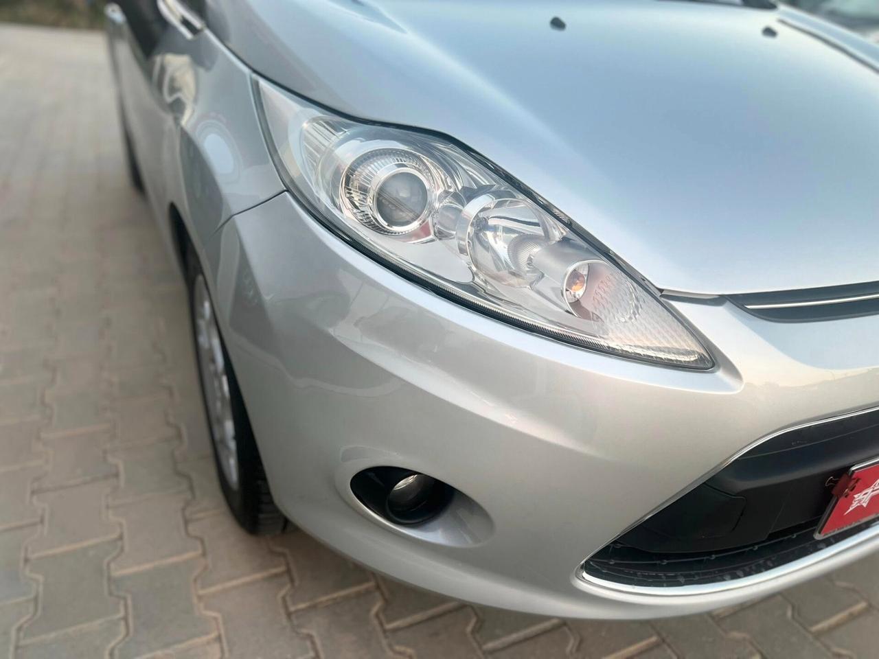 Ford Fiesta 1.4 TDCi 68CV 5 porte Titanium