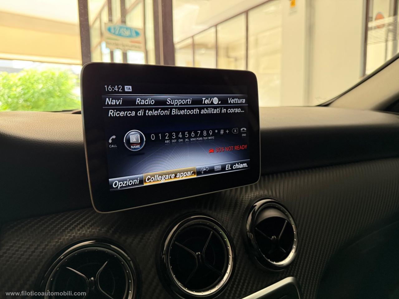 MERCEDES-BENZ GLA 180 d Automatic Business FARI LED - PACK SERIE SPECIALE