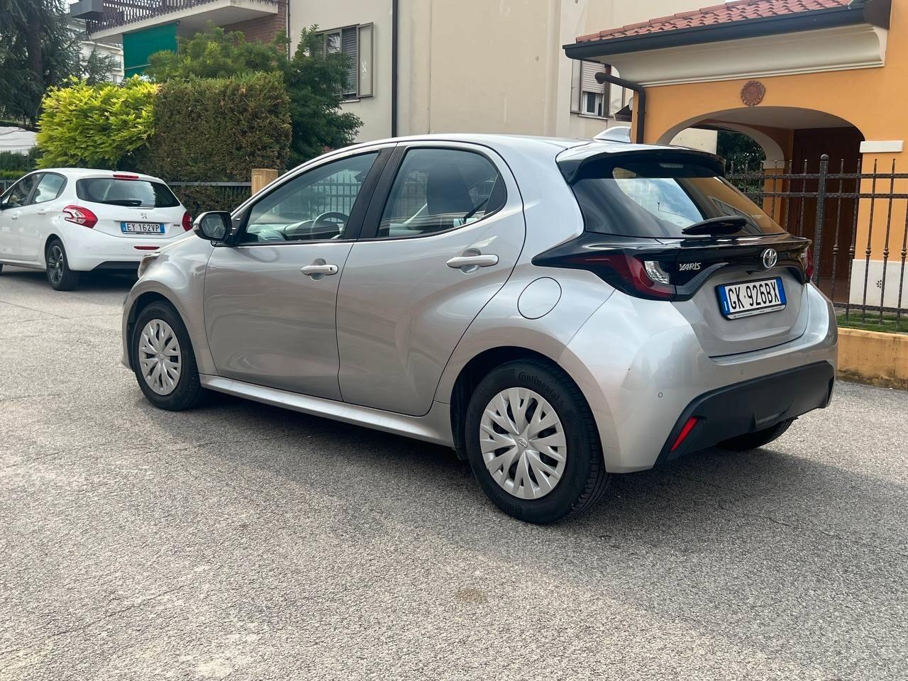 Toyota Yaris 1.5 Hybrid 5 porte Automatica Neopatentati