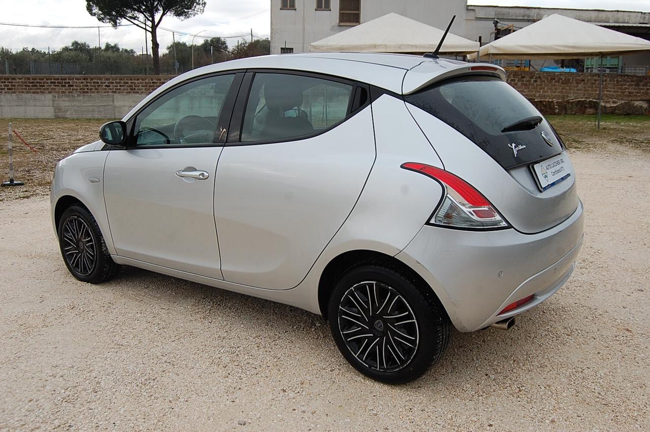 Lancia Ypsilon 1.2 69 CV 5 porte S&S Gold