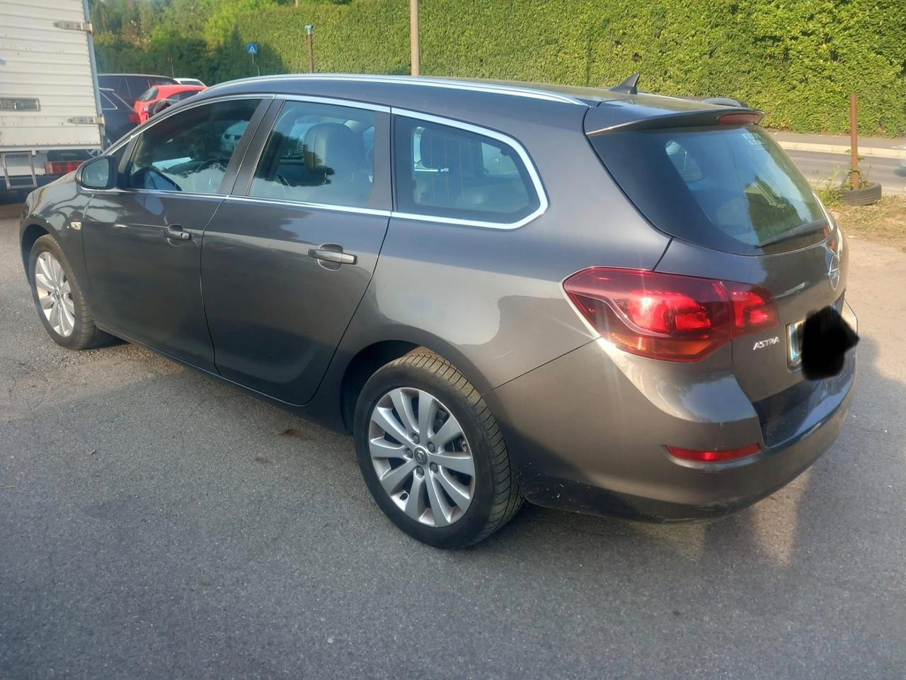 Opel Astra 1.7 CDTI 110CV Sports Tourer Cosmo