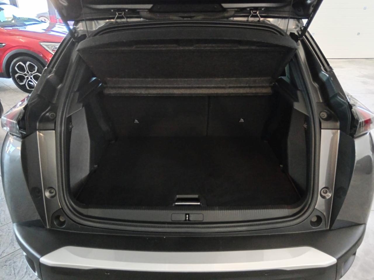 Peugeot 2008 PureTech 155 S&S EAT8 GT