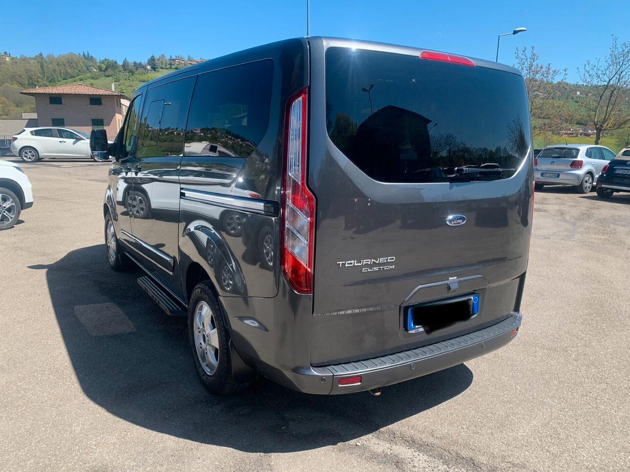 Ford Tourneo titanium- tdi 8 posti full optional anno 2017 150000 km-garanzia-tutto tagliandato-unico proprietario