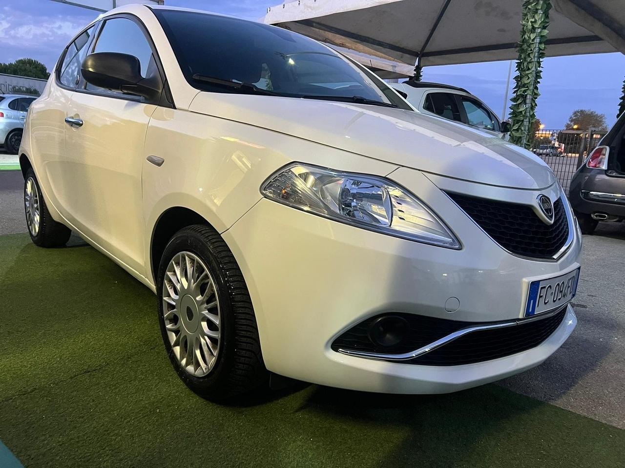 Lancia Ypsilon 1.2 69 CV garanzia GPL Ecochic Gold