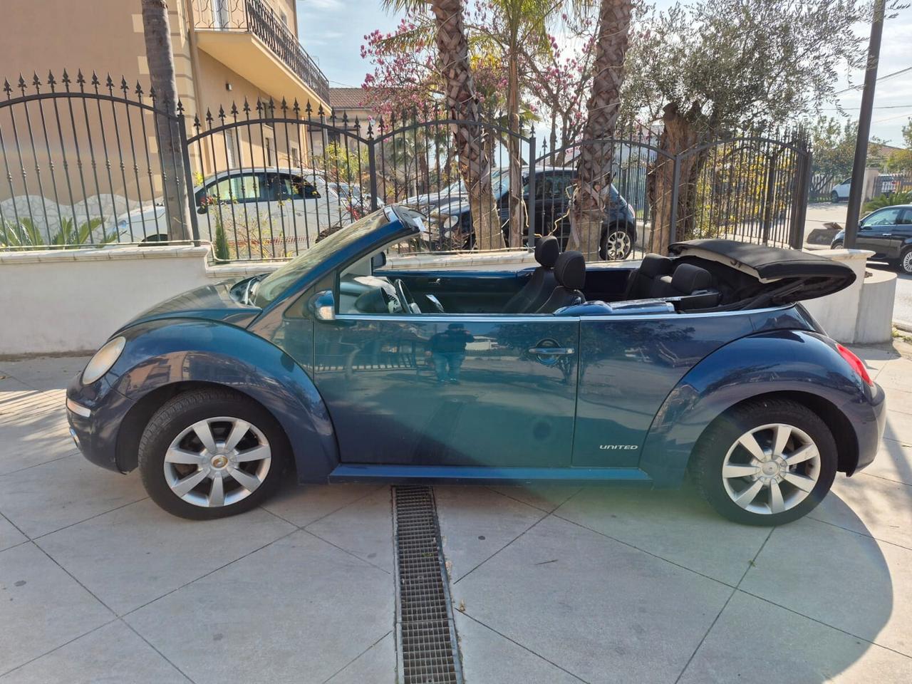 Volkswagen New Beetle 1.4 16V Cabrio