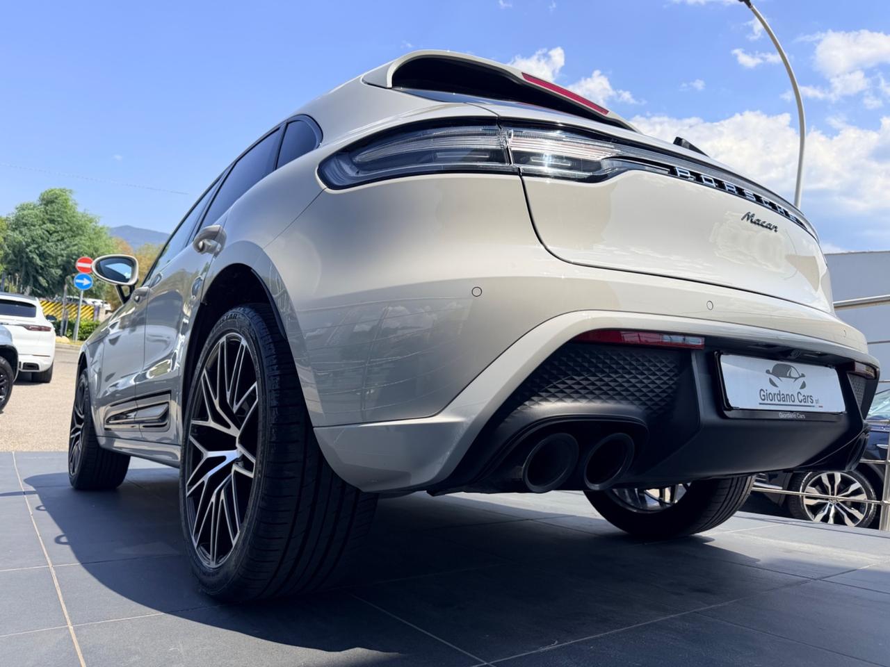 Porsche Macan 2.0 i 265cv open edition colore gesso
