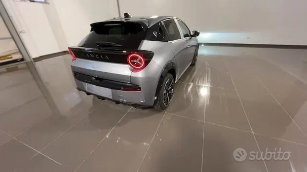 Lancia Ypsilon Hybrid e-DCT Edizione Limitata Cass