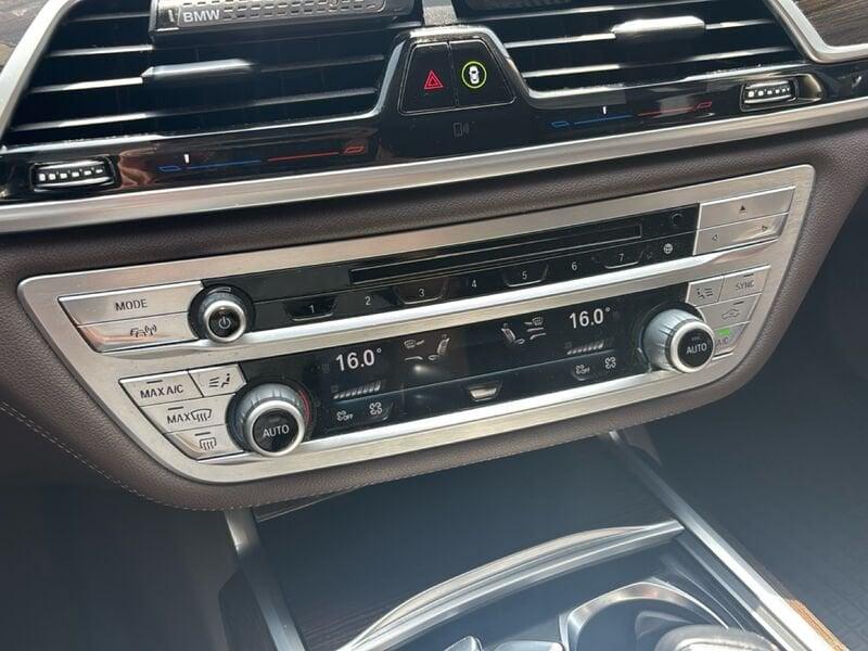 BMW Serie 7 740e Luxury autom.