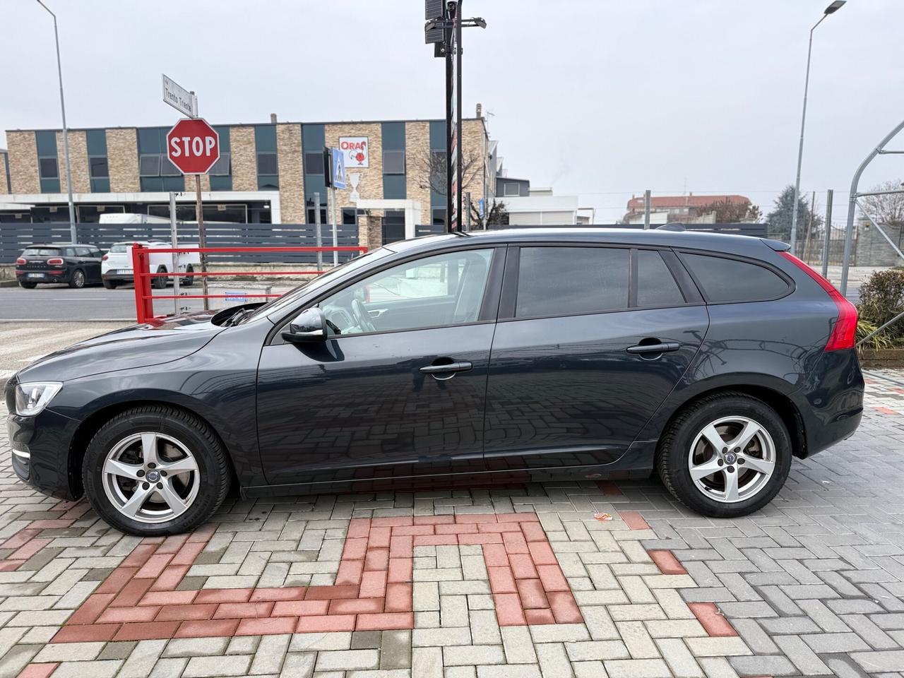 Volvo V60 D2 Geartronic Momentum 84000 KM