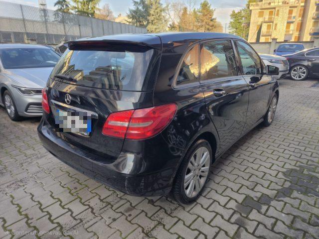 MERCEDES-BENZ B 180 Executive
