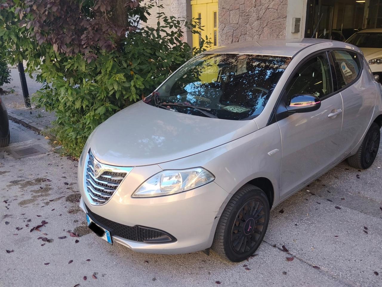Lancia Ypsilon 85 CV 5 porte Metano Ecochic Gold