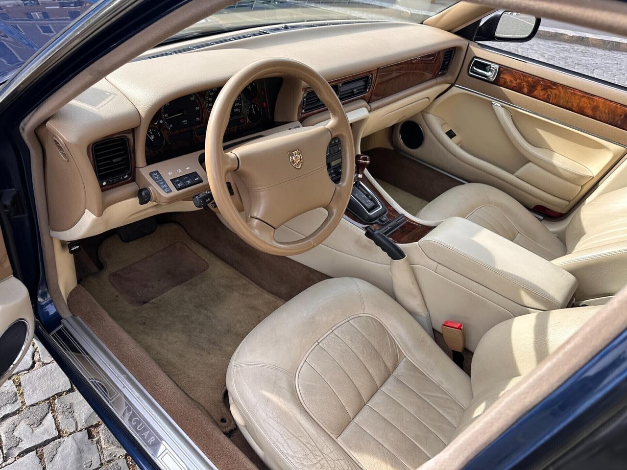 Jaguar XJ 4.0 6 Cil. 241cv Automatica ASI