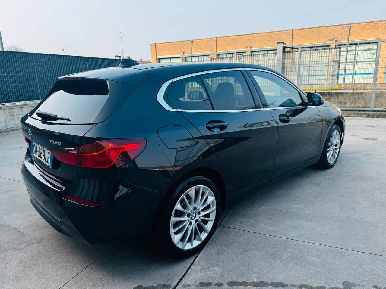 Bmw 116 116d 5p. SPORT