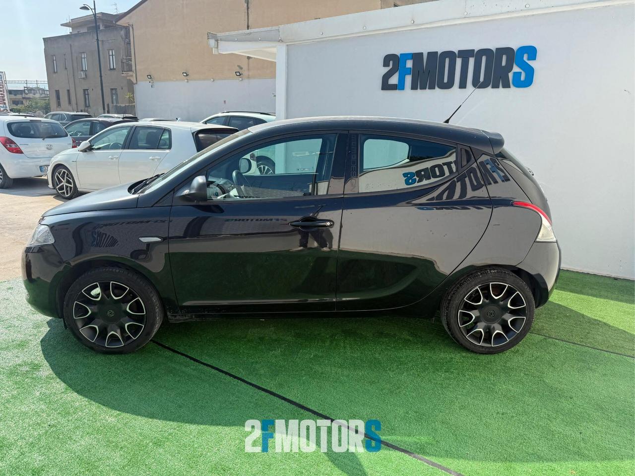 Lancia Ypsilon 1.2 69 CV 5 porte GPL Ecochic S Momodesign