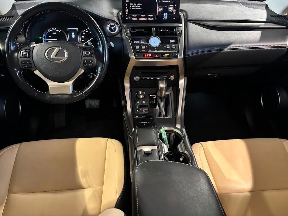 Lexus NX 300h Hybrid 4WD Executive 155cv