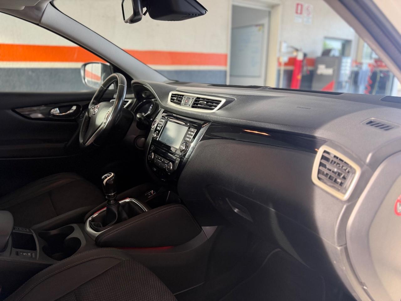 Nissan Qashqai 1.2 DIG-T Acenta PEEMIUM NEOPATENTATI