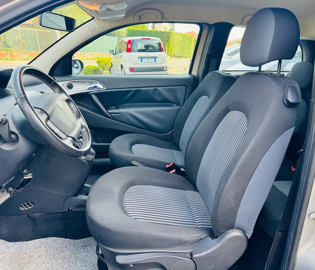 Lancia Ypsilon 1.2 Platino
