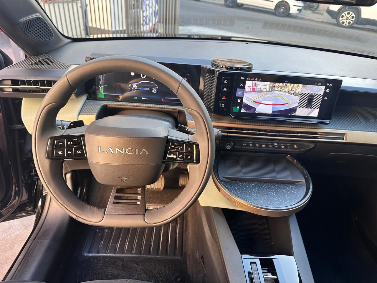 Lancia Ypsilon Hybrid e-DCT Edizione Cassina