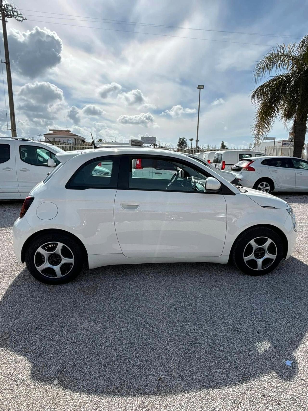 Fiat 500 500e Berlina 42 kWh Icon
