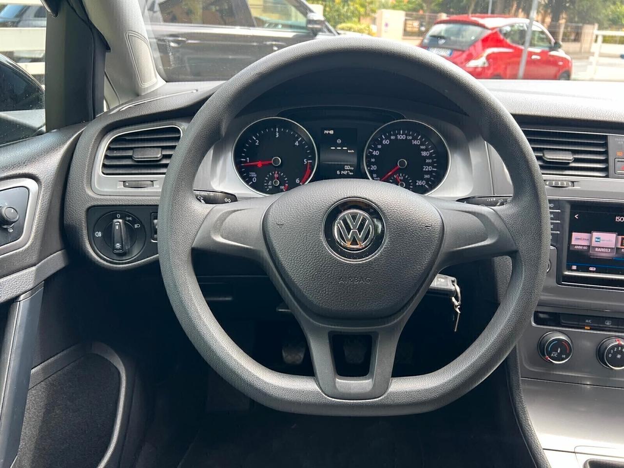 VW GOLF 1.6 TDI 90cv BlueMotion TECH. NEOPATENTATI