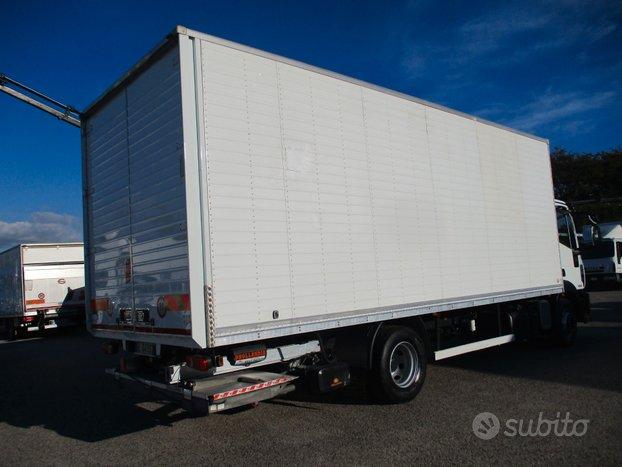 Iveco EUROCARGO 140/25 E5 FURGONE L 7.20M+PEDANA R
