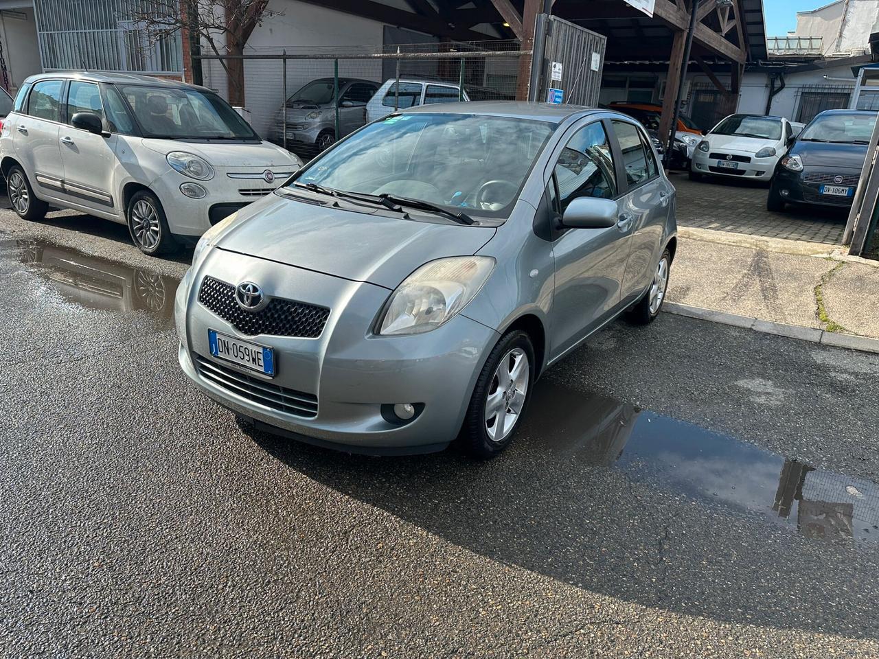 Toyota Yaris 1.3 5 porte Navi