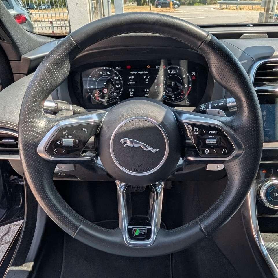 Jaguar XE 2.0 250cv R-Dynamic SE Pelle Navi