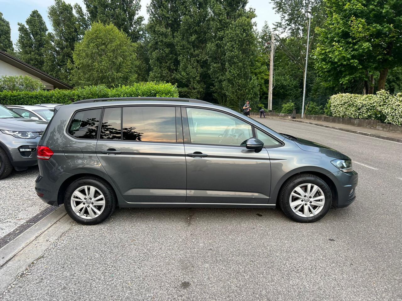 Volkswagen Touran 2.0 TDI 150 CV SCR DSG Business BlueMotion Technology