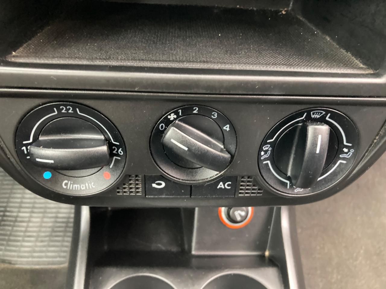 VOLKSWAGEN FOX (KM 130.718) PROPRIETARIO UNICO