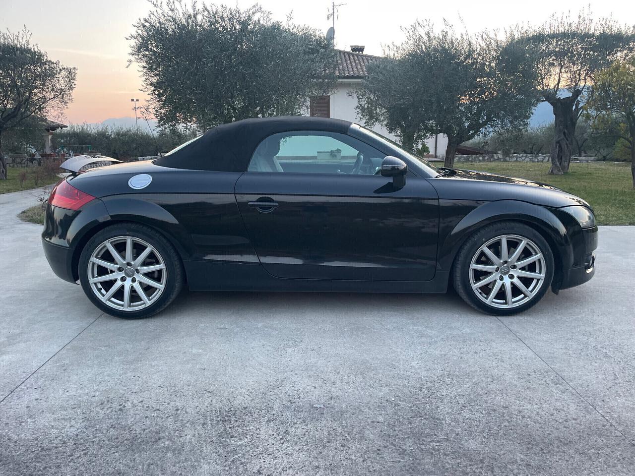 Audi TT Roadster 2.0 TFSI