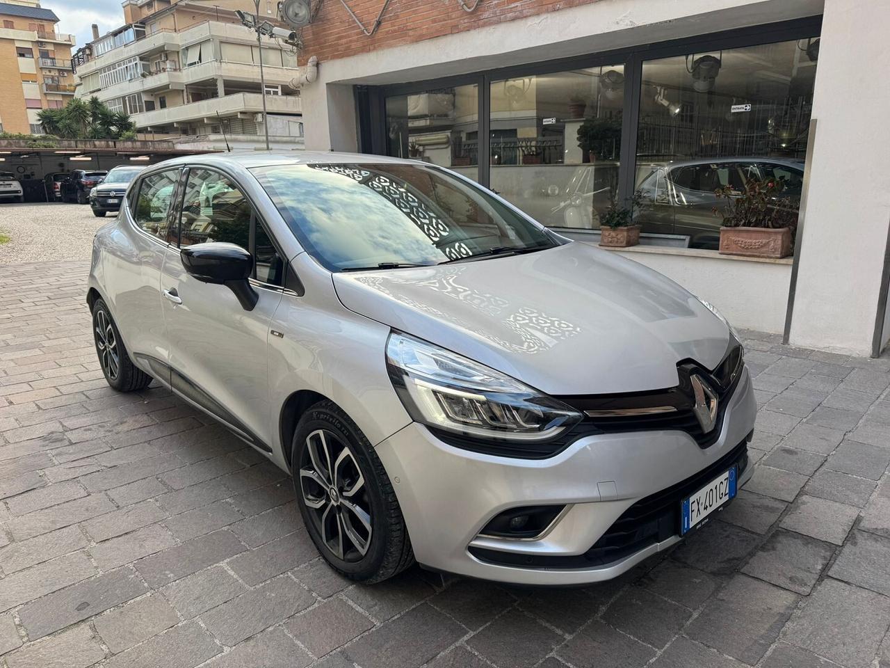 RENAULT Clio dCi 8V 90CV 5 porte Moschino Intens