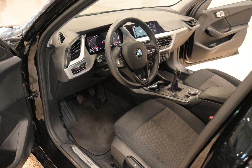 Bmw 116 118d 5p. Business Advantage