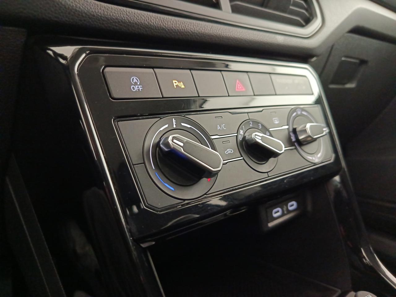 VOLKSWAGEN T-Cross - T-Cross 1.0 TSI Life